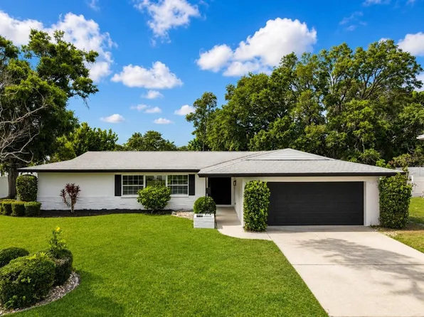 810 Allamanda Dr, Largo, FL 33770