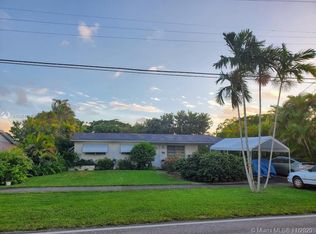 10520 SW 48th St, Miami, FL 33165