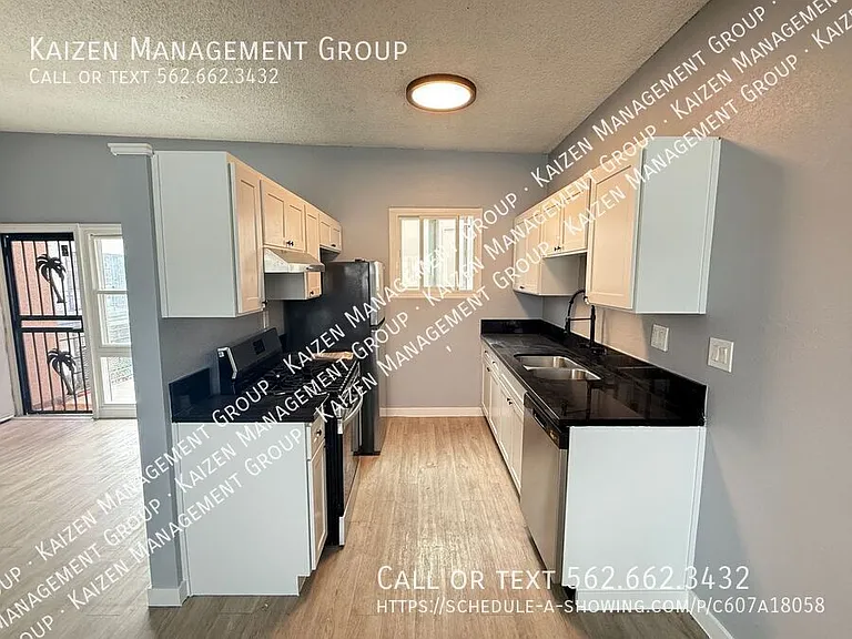 10207 Crenshaw Blvd #4 — Photo 11