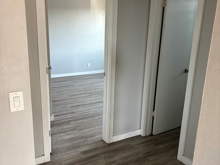 186-192 Selwyn Dr #2 — Photo 5