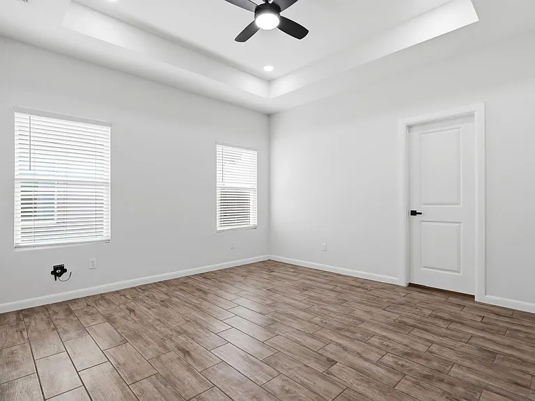 208 Faith Dr — Photo 9