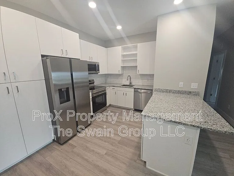 701 Bates Ave SW #101 — Photo 3