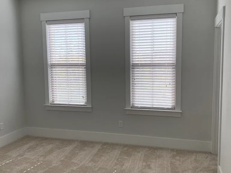 250 Oak Park St — Photo 18