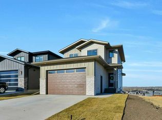 7 S Vincent Gate, Sylvan Lake, AB T4S0V7