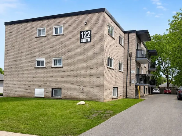 122 6th Ave #304, Kitchener, ON N2C 1R1