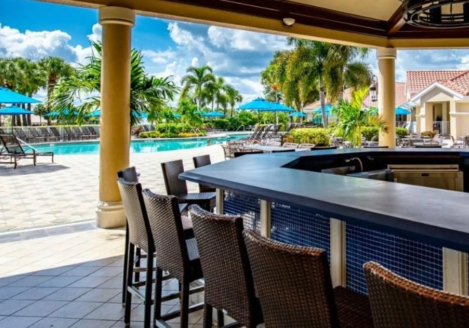 ** Golf Enthusiasts? ** Prestigious Vanderbilt Country Club ** Stunning 2 Bed-2 Bath Plus Den Hom... — Photo 2