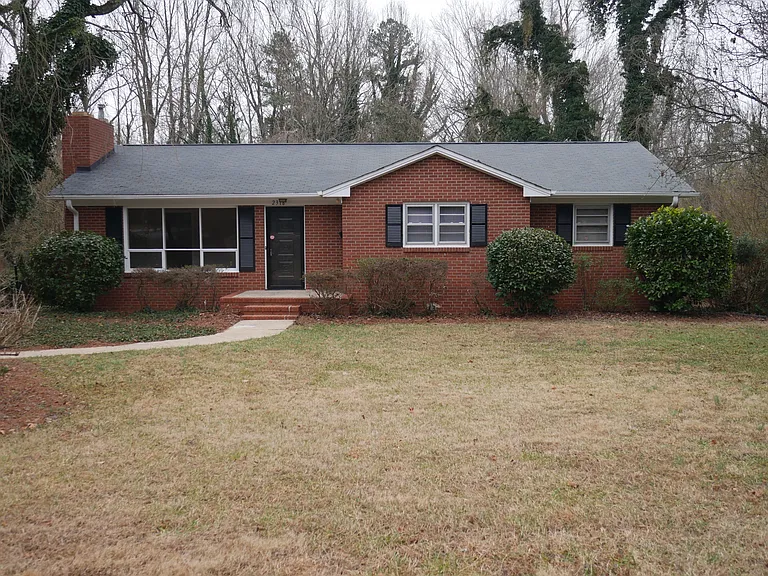 2316 Silas Creek Pkwy — Photo 1