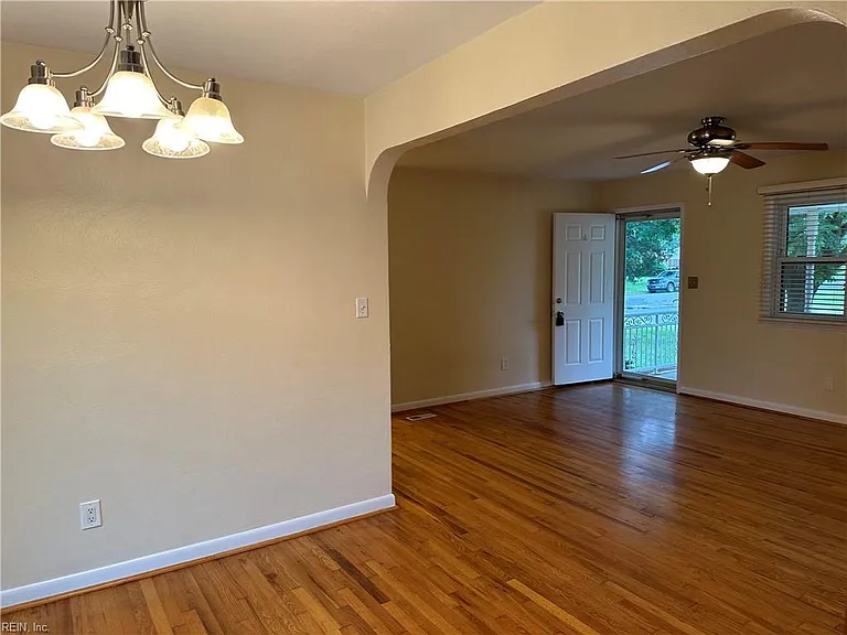 940 Redwood Cir — Photo 28