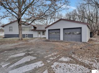904 Sycamore Ave, Crete, NE 68333