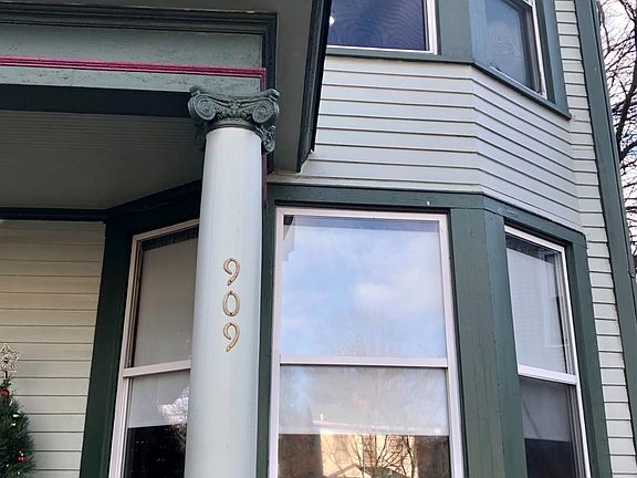 2nd image of 909 Campbell Ave