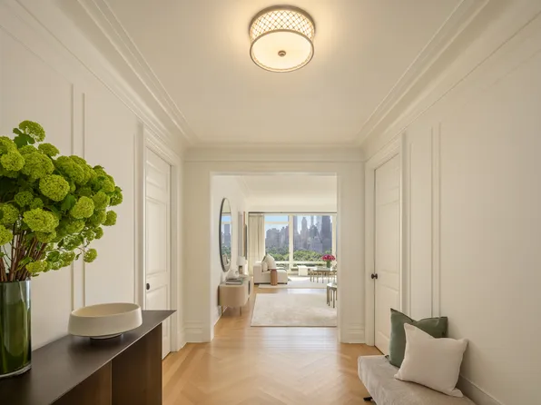 15 Central Park West image 5 of 18