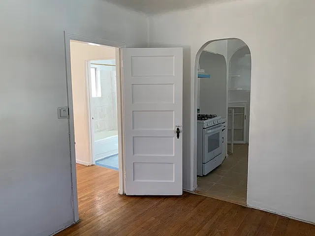 2 bed, 1000 sqft, $2,895 — Photo 2