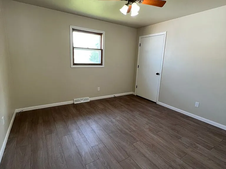 1212 E Sylvan Ave. — Photo 7