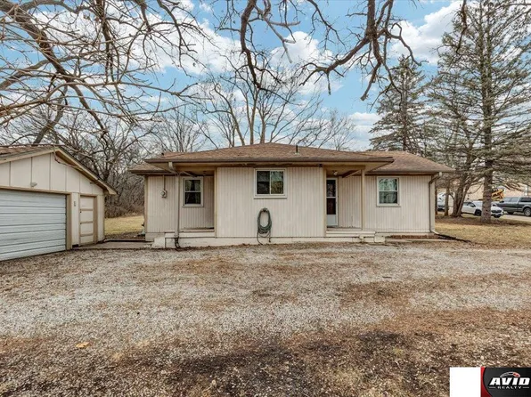 303 W Q St, Weeping Water, NE 68463
