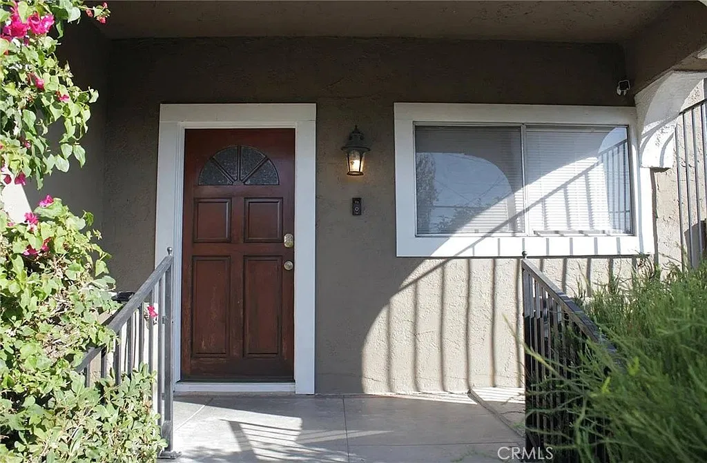 2 bed, 1.0 bath, 880 sqft, $2,500 — Photo 2