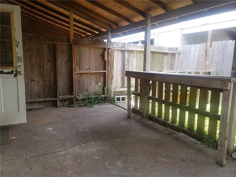 5057 Meandering Ln #C — Photo 9