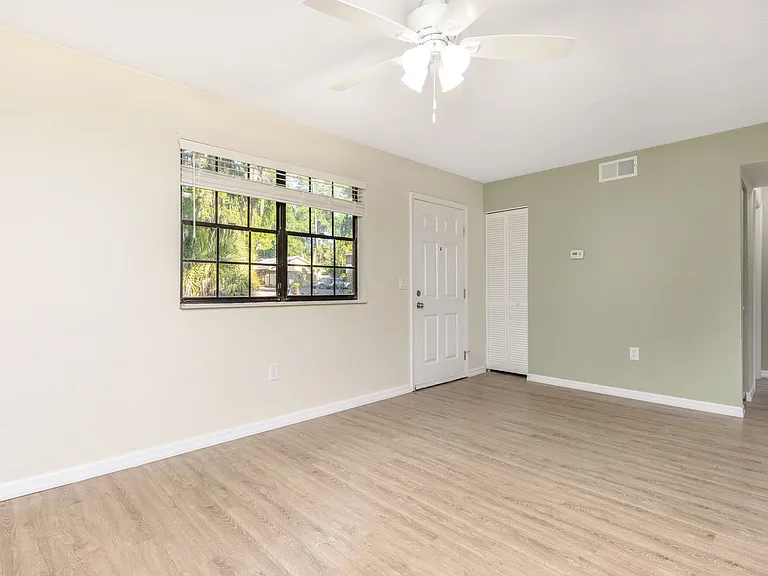 1030 SW 6th Dr #2 — Photo 7