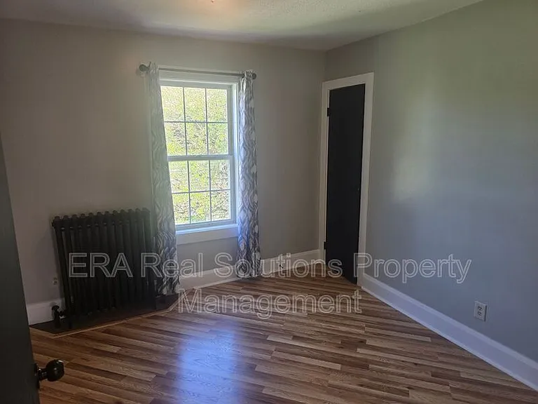 1370 East Ave — Photo 9