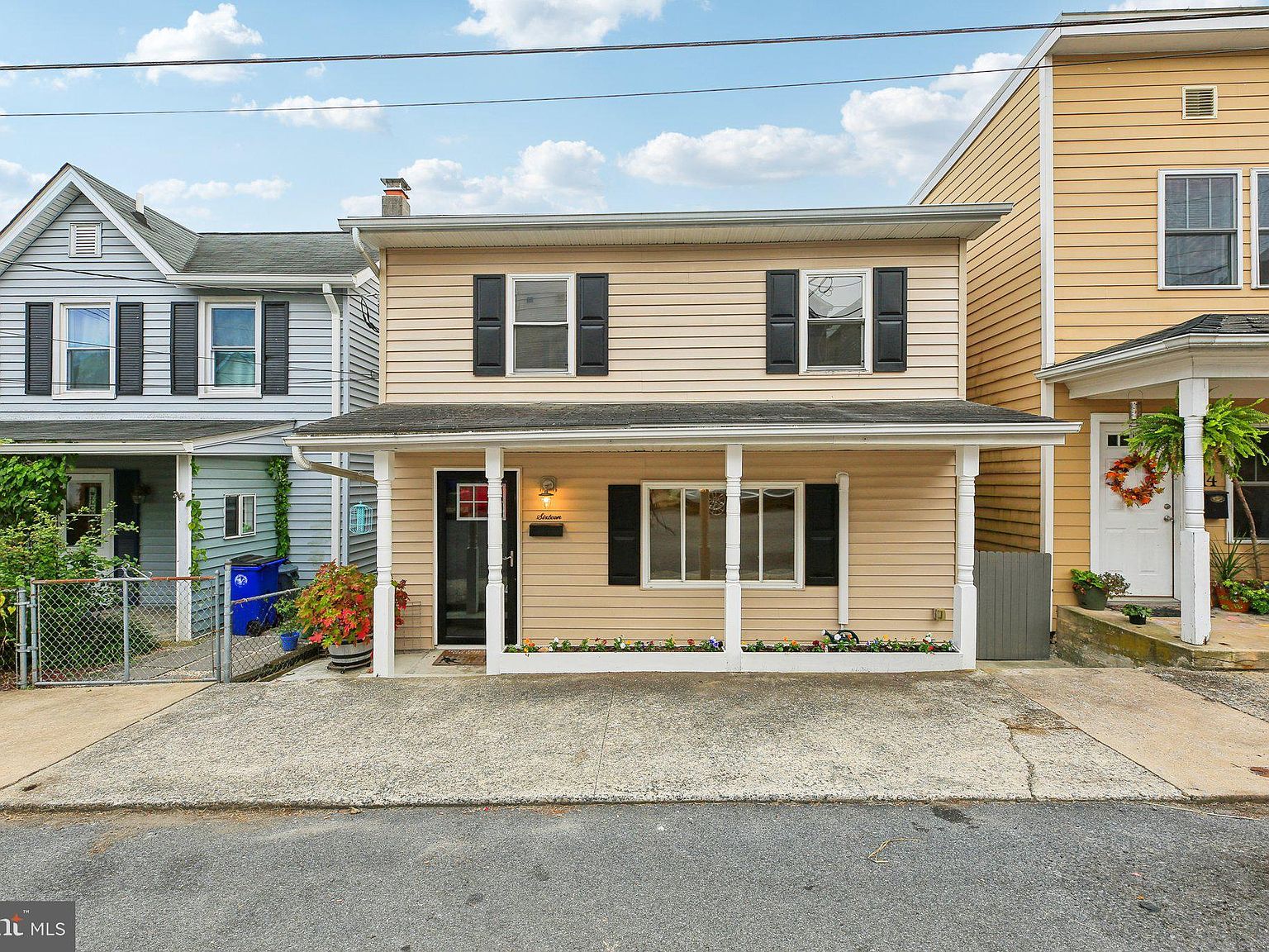 16 E C St, Brunswick, MD 21716 | Zillow