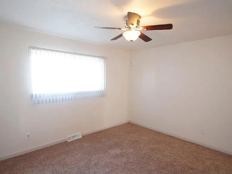 7323 Marlborough Ave #UP — Photo 12
