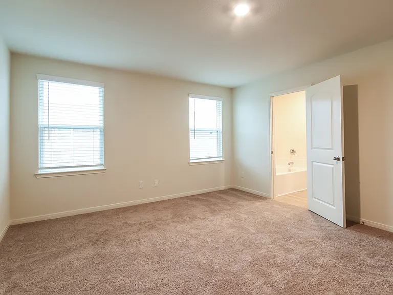 560 Solomon Ln — Photo 8