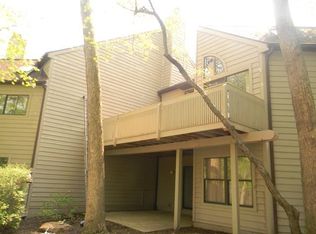 3 Starboard Cir, Akron, OH 44319