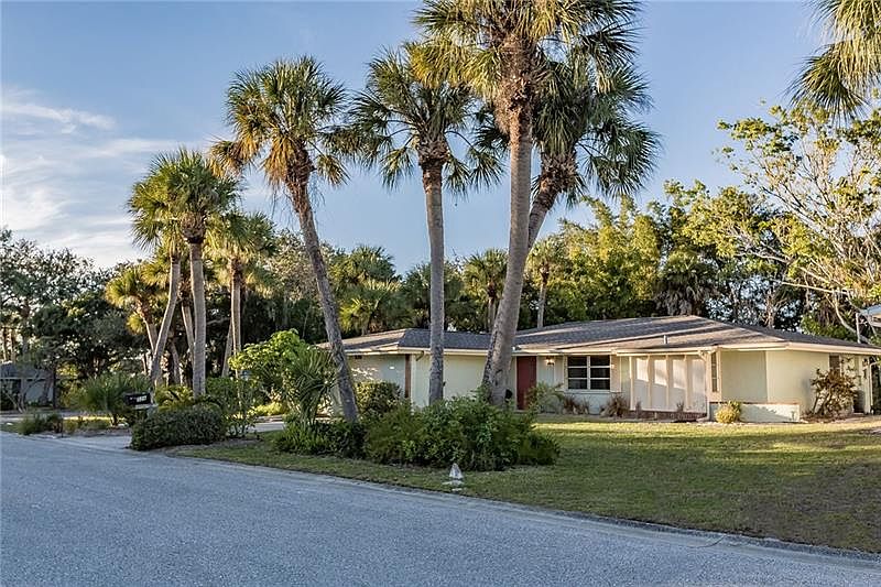 1st image of 526 Casas Bonitas Dr