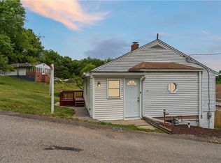 471 Aspen Ln, Tarentum, PA 15084
