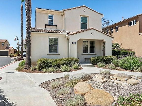 2nd image of 2922 Encina Ln