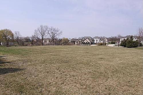 3rd image of 7545 S Kensington Way