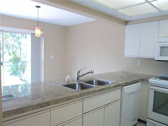 5th image of 685 Kensington Pl #103D