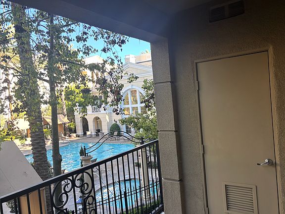 4th image of 2207 Watermarke Pl #2207