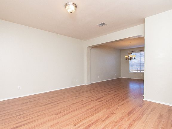 2nd image of 5503 Bridgewood Dr