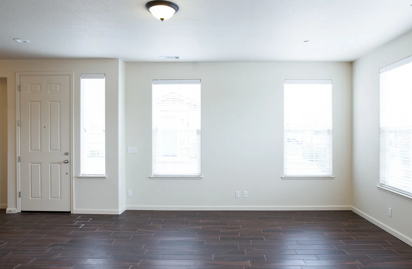 3 bed, 2.5 bath, 1897 sqft, $2,250 — Photo 3