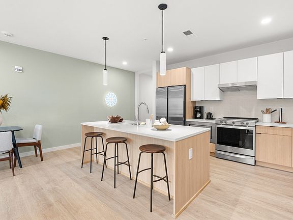 3rd image of 635 7th Ave S #318