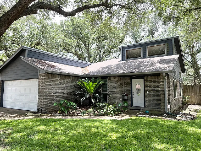 3215 Keywood Ln — Photo 2