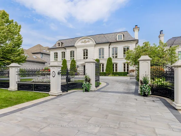 31 Thornbank Rd, Vaughan, ON L4J 2A1