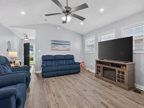 3rd image of 493 Joseph Bryan Way