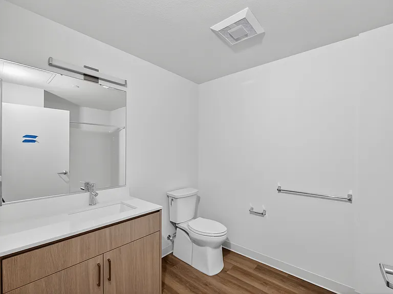 Dry Creek Crossing Apartments — Photo 15