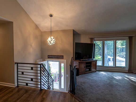 5th image of 5424 S 151st St