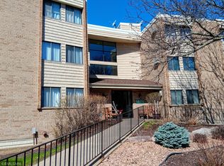 1871 Silver Bell Rd APT 203, Eagan, MN 55122