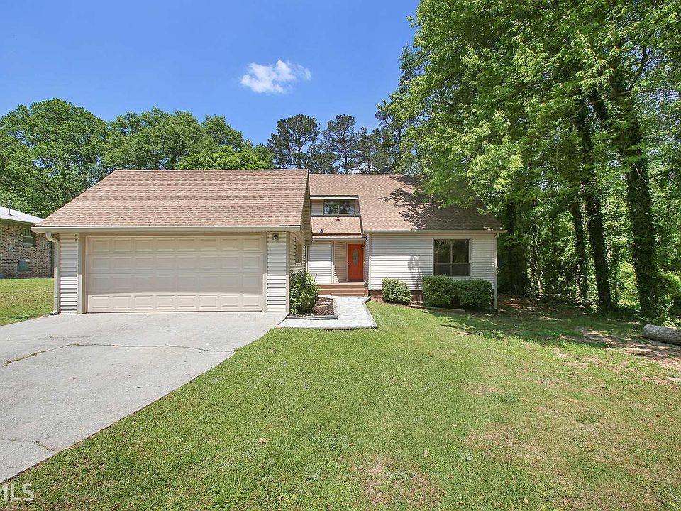 1st image of 3419 Lake Dr #13