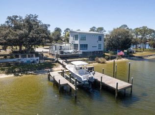 250 Bayshore Dr, Valparaiso, FL 32580