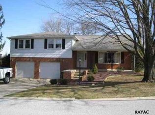 761 Satellite Dr, York, PA 17402