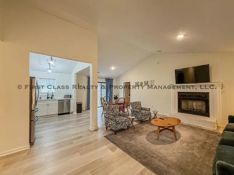 5819 Woodrock Ct — Photo 10