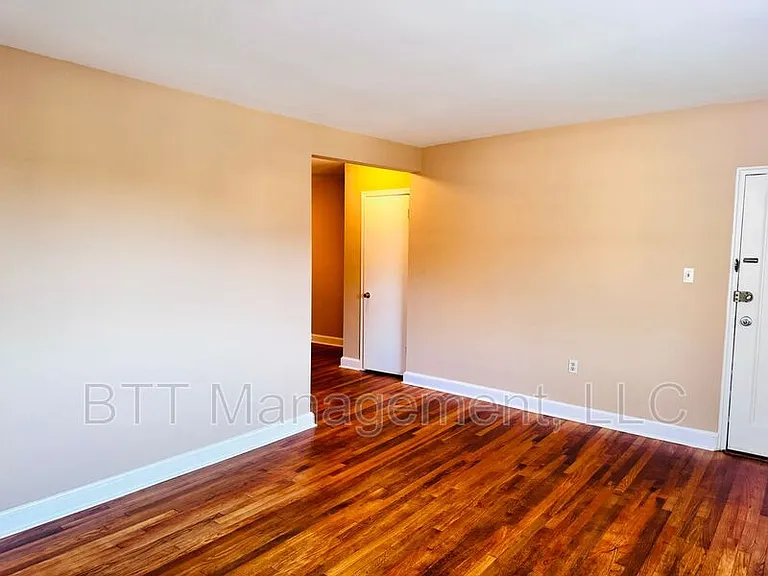 8805 Plymouth St #5 — Photo 5