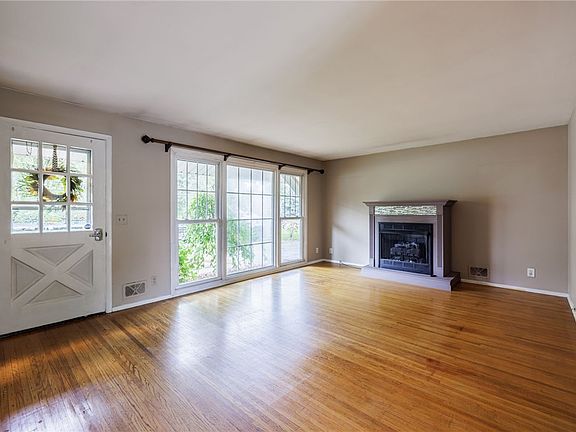 3rd image of 4440 Mount Read Blvd