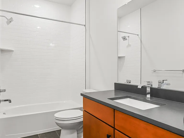133 Warburton St — Photo 37