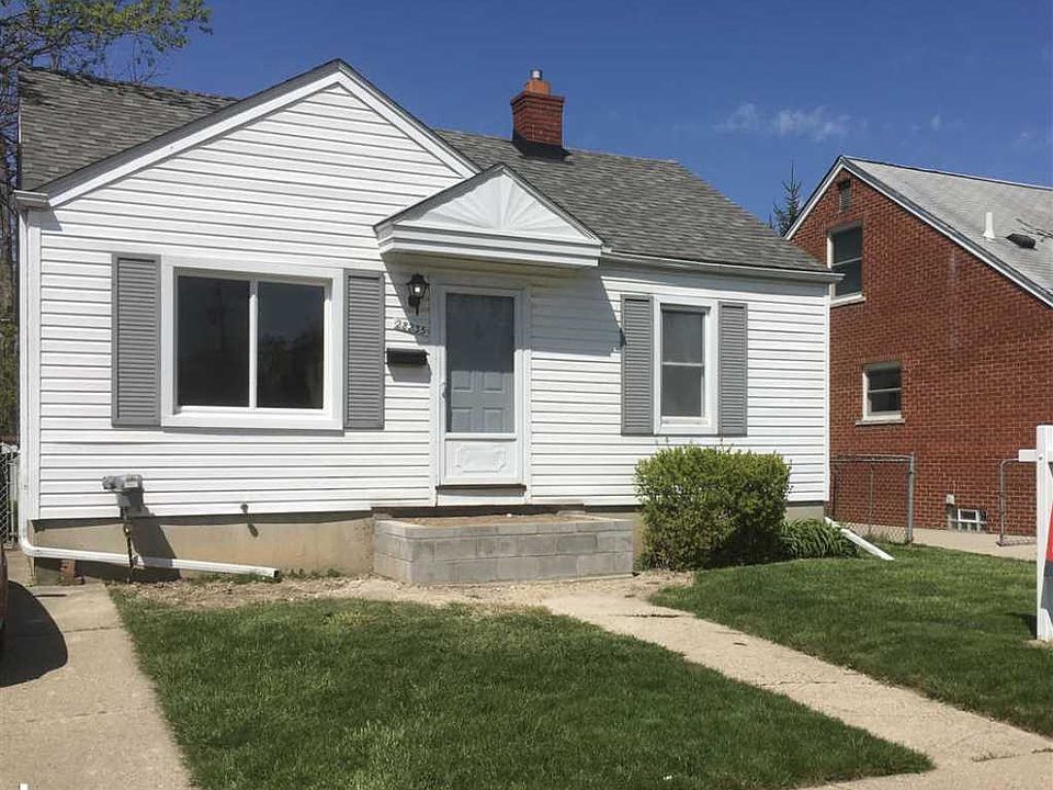 1st image of 28235 Rosemont St