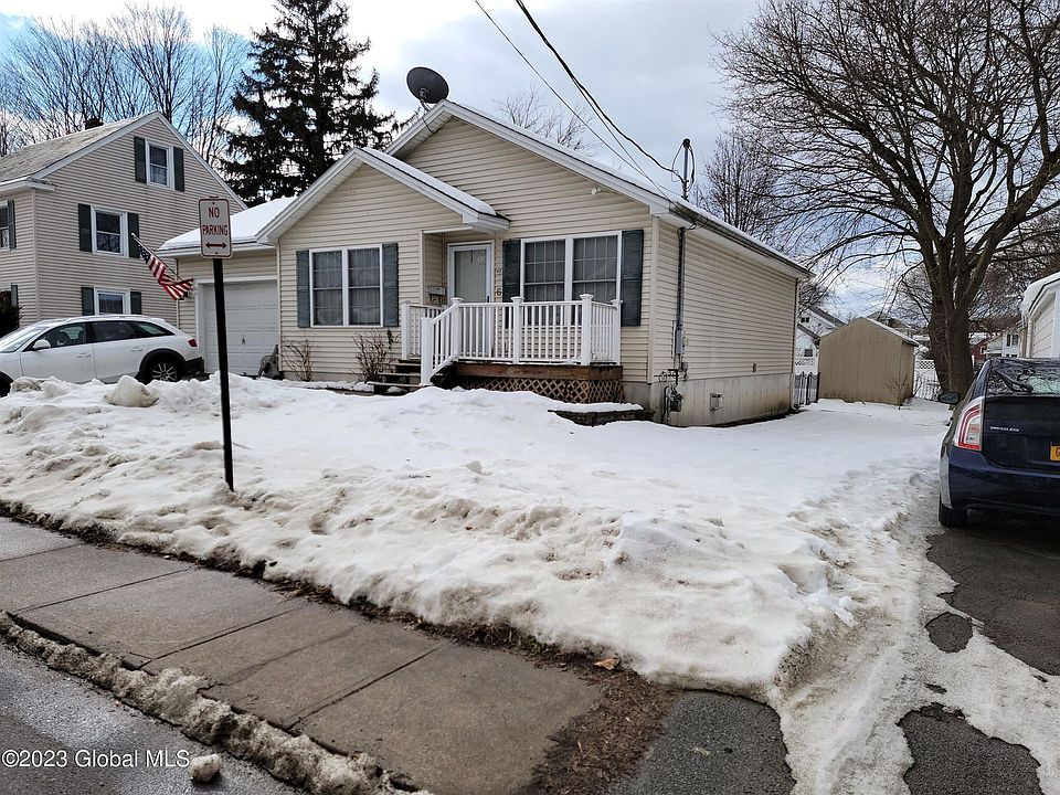 1st image of 6 Maple Ave